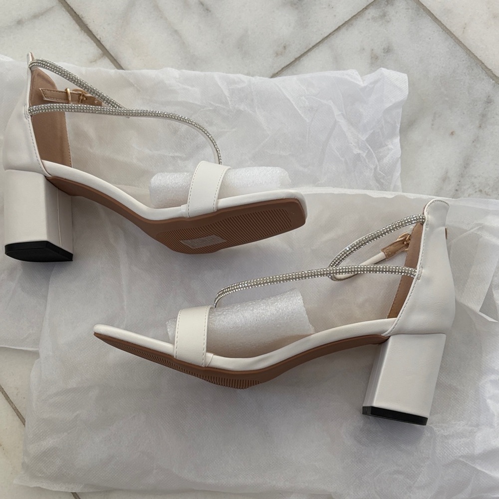 SHEIN White Block Heel Sandals with Rhinestone T-Strap - Picture 2 of 2